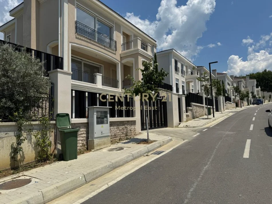 Tirane, jepet me qera apartament Vile 3 Katshe Kati 3, 925 m² 5.000 €