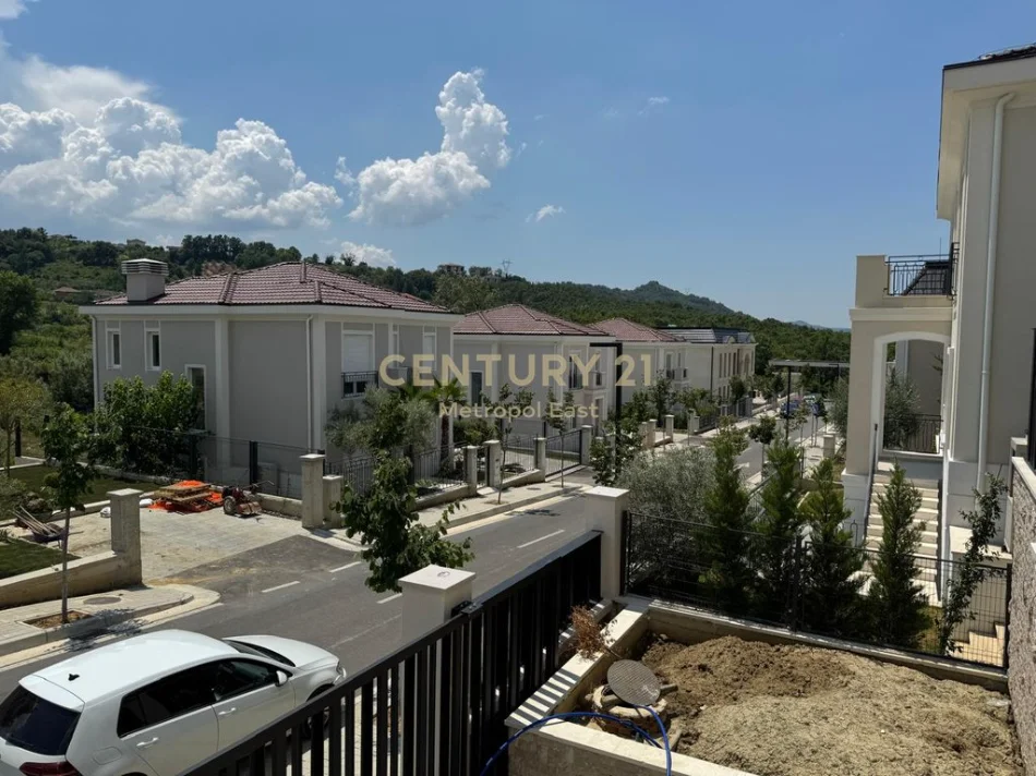 Tirane, jepet me qera apartament Vile 3 Katshe Kati 3, 925 m² 5.000 €