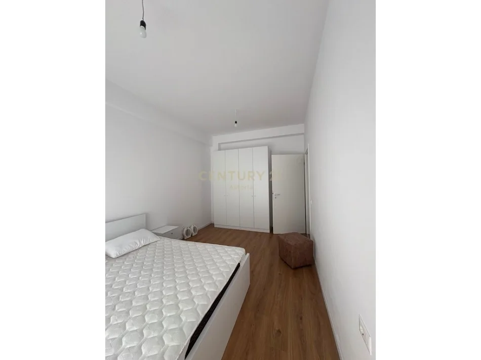 Tirane, jepet me qera apartament 1+1 Kati 3, 60 m² 400 € 