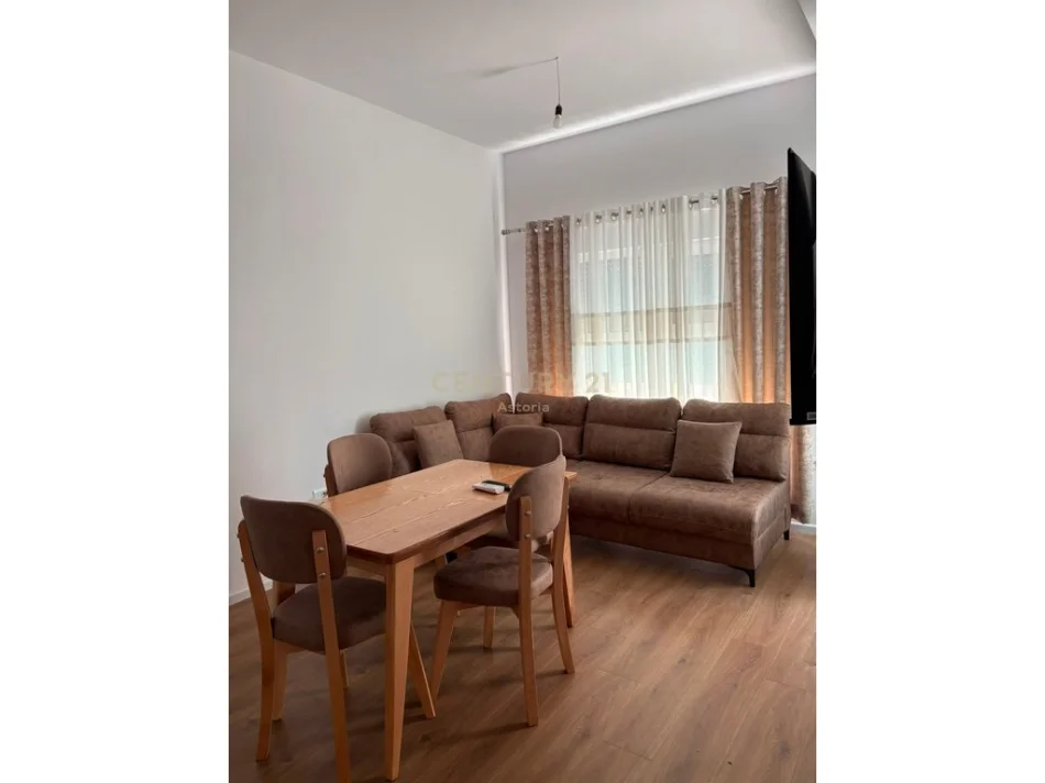 Tirane, jepet me qera apartament 1+1 Kati 3, 60 m² 400 € 