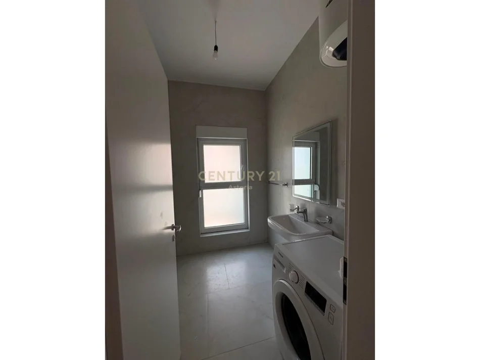 Tirane, jepet me qera apartament 1+1 Kati 3, 60 m² 400 € 