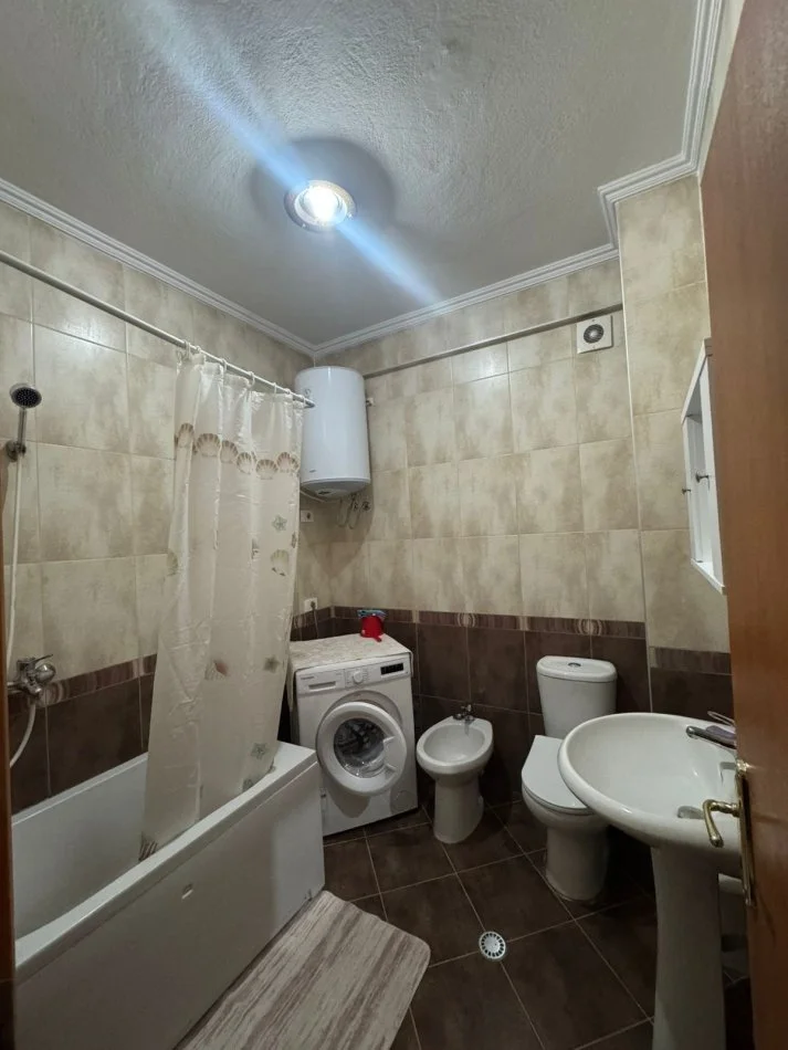 Tirane, jepet me qera apartament 2+1 Kati 3, 94 m² (Rrapo hekali)