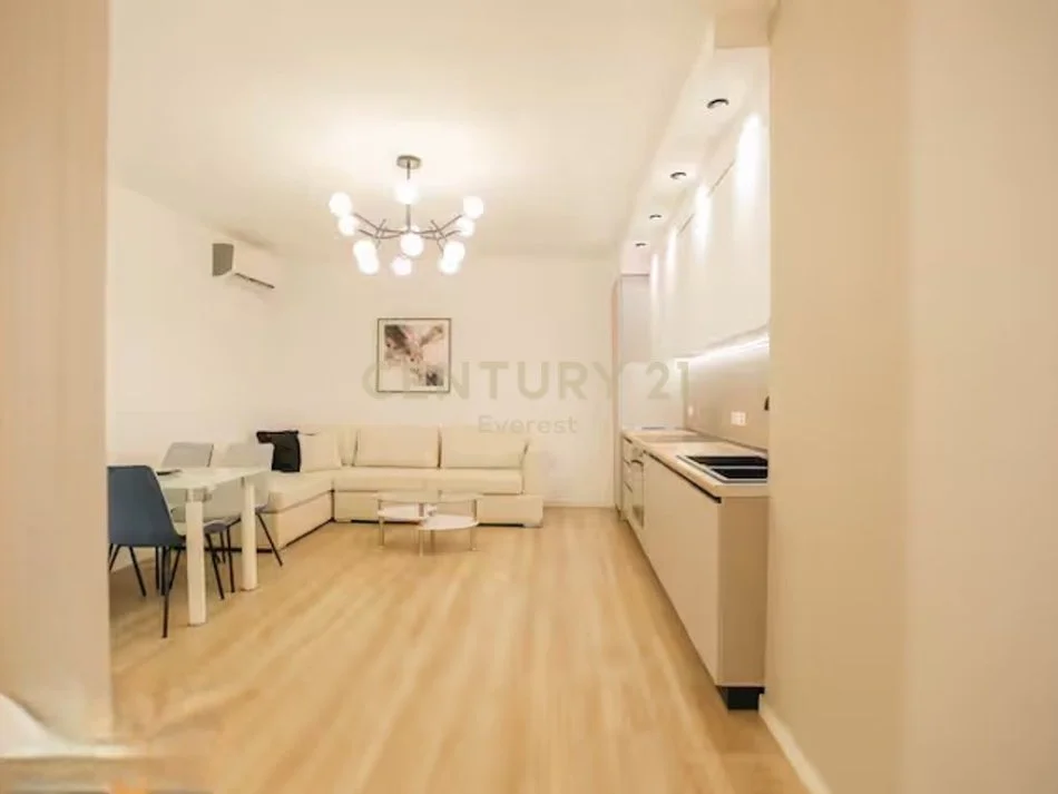 Tirane, jepet me qera apartament 2+1 Kati 2, 85 m² 750 € (Sheshi Willson)