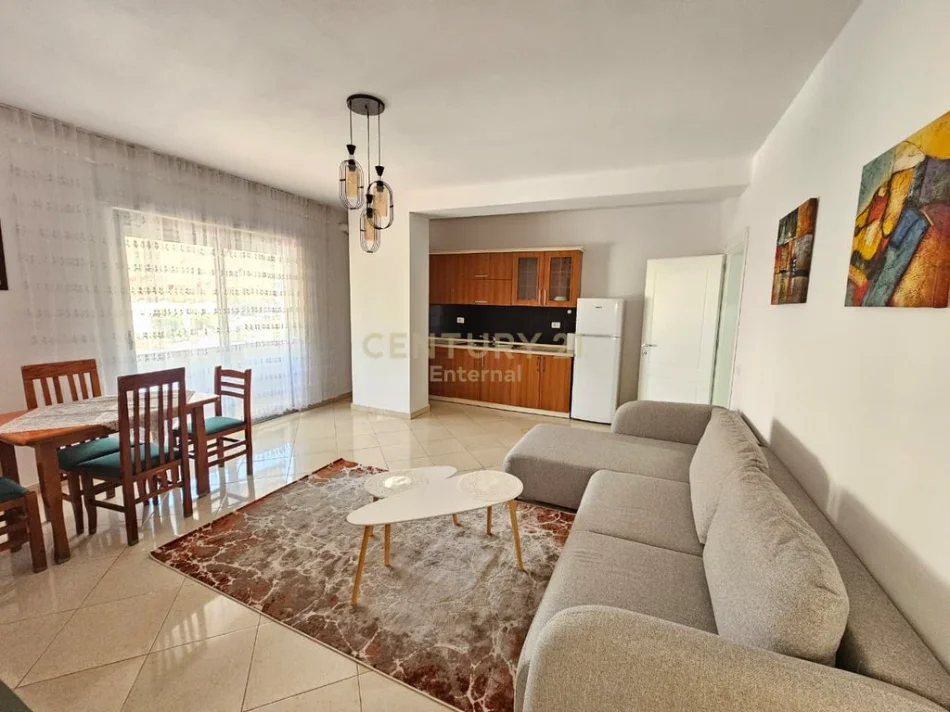 MIne Peza jepet me qera apartament 2+1, 700 €