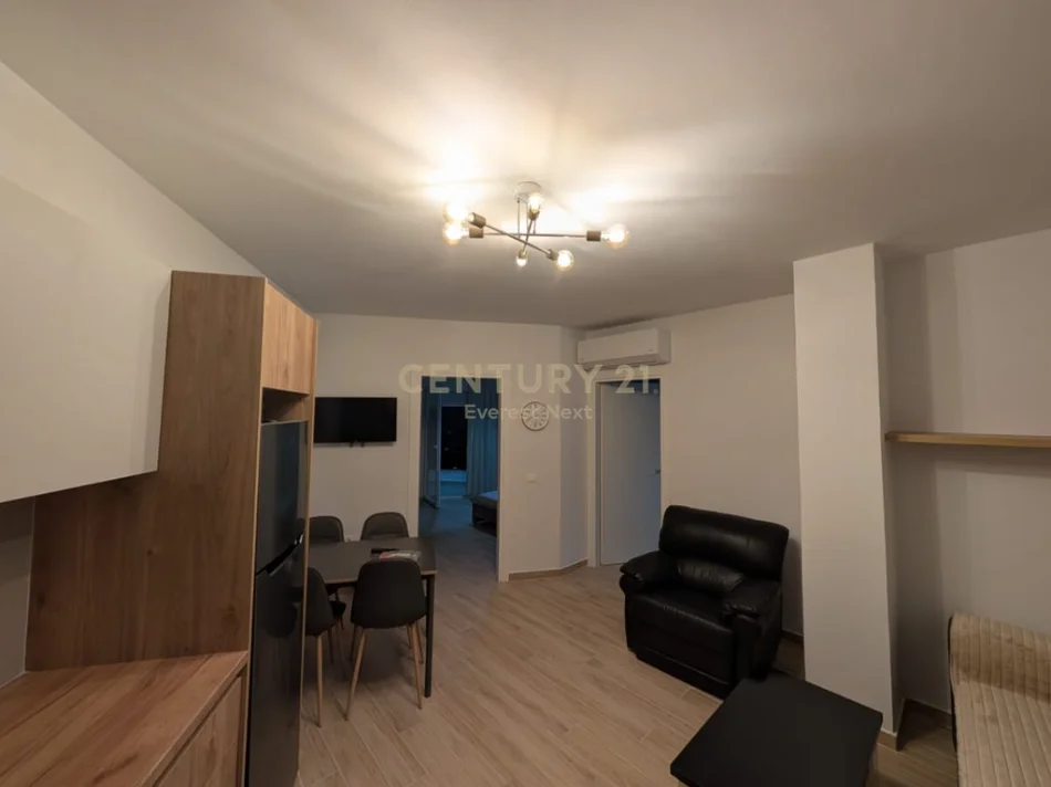 Tirane, jepet me qera apartament 1+1 Kati 7, 110 m² 580 € 