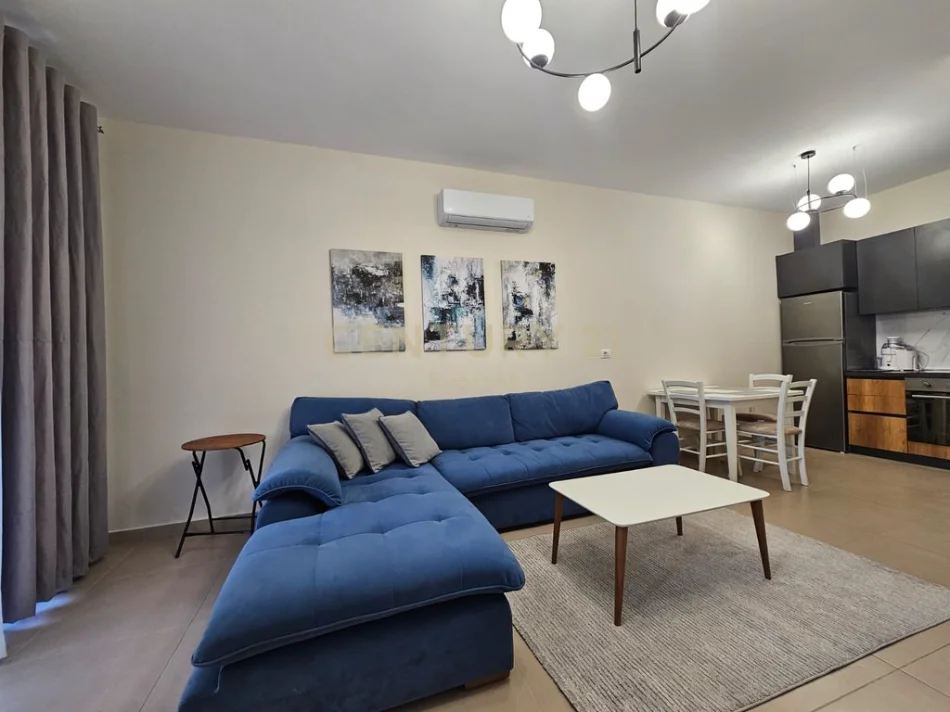 Tirane, jepet me qera apartament Kati 4, 70 m² 500 € (Spitali Amerikan 2)