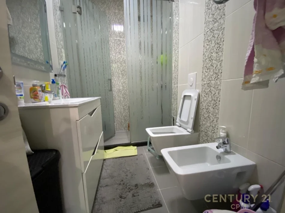Tirane, shitet apartament 2+1 Kati 5, 86 m² 260.000 € (Komuna e Parisit, Kika 2)