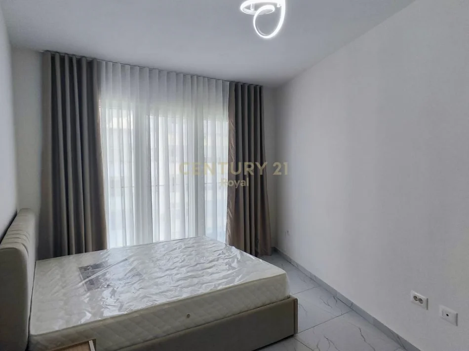Tirane, jepet me qera apartament 2+1 Kati 4, 96 m² 700 € 