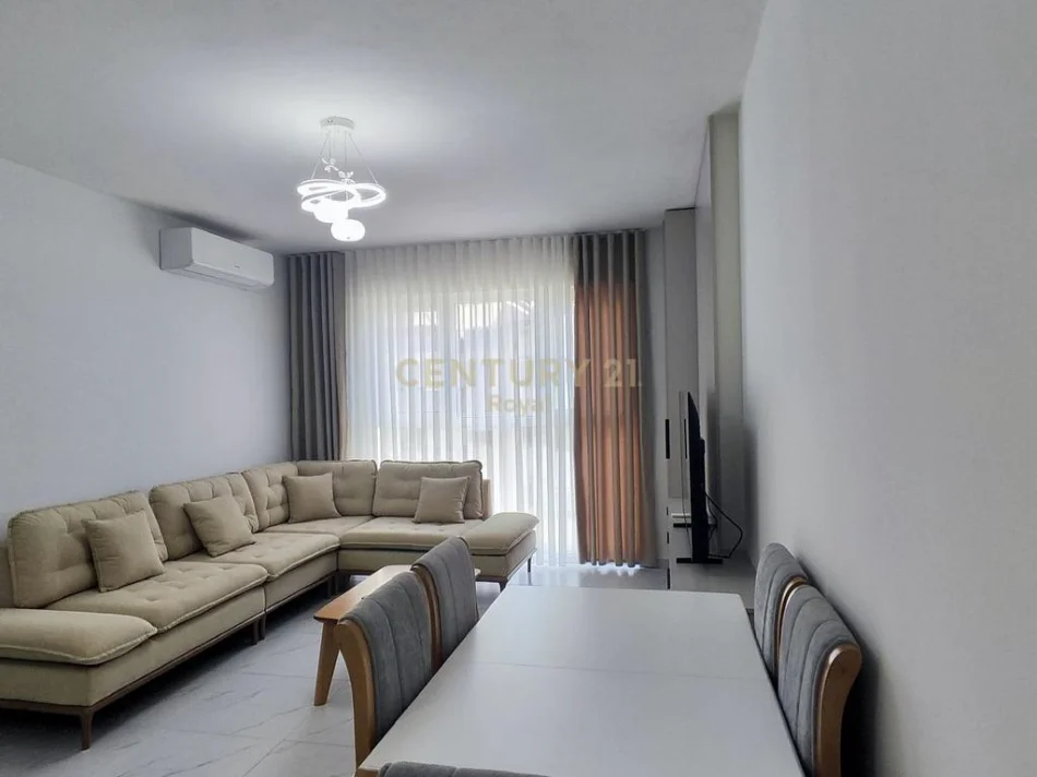 Tirane, jepet me qera apartament 2+1 Kati 4, 96 m² 700 € 
