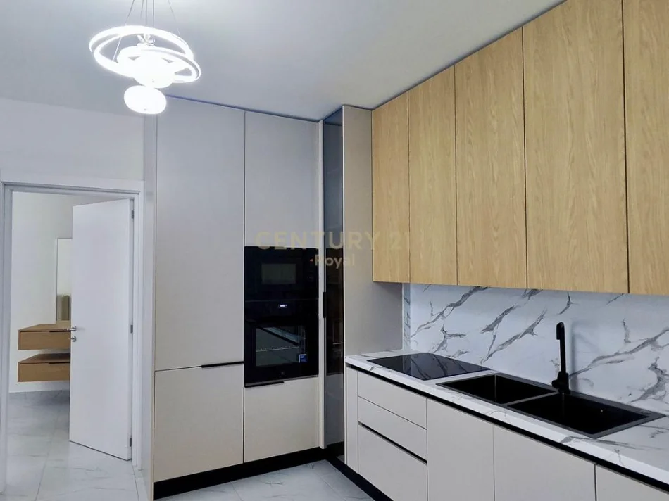 Tirane, jepet me qera apartament 2+1 Kati 4, 96 m² 700 € 