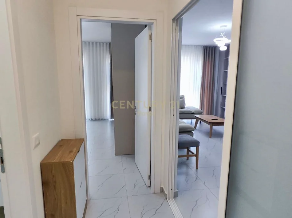 Tirane, jepet me qera apartament 2+1 Kati 4, 96 m² 700 € (ne kompleksin Molla astir)