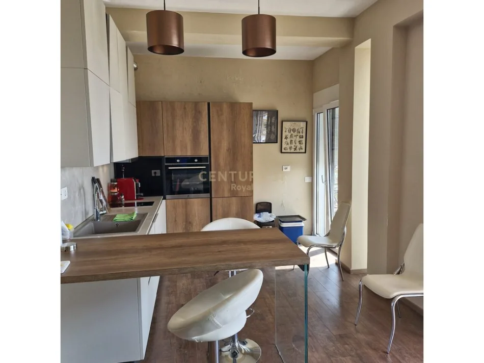 Sarande, shitet apartament 1+1+Ballkon Kati 7, 90 m² 207.000 € (Rruga Adem Sheme)