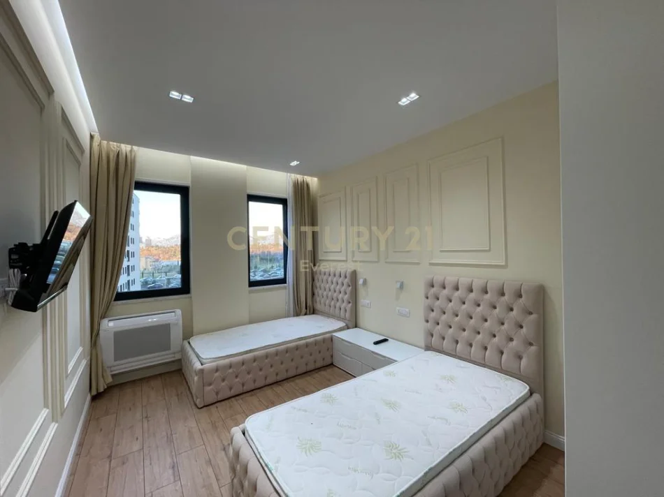 LIQENI I THATE, APARTAMENT 2+1+2+2 POSTE PARKIMI PER QIRA  1.400 € (Liqeni i Thate)