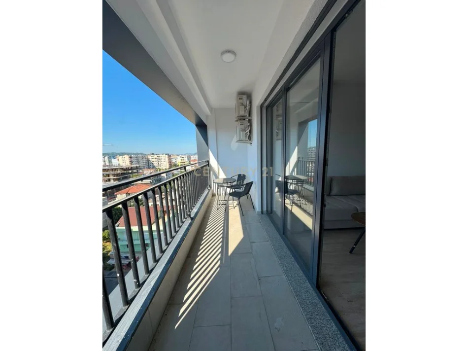 Tirane, jepet me qera apartament 1+1 Kati 7, 67 m² 450 € (Bulevardi i Ri)