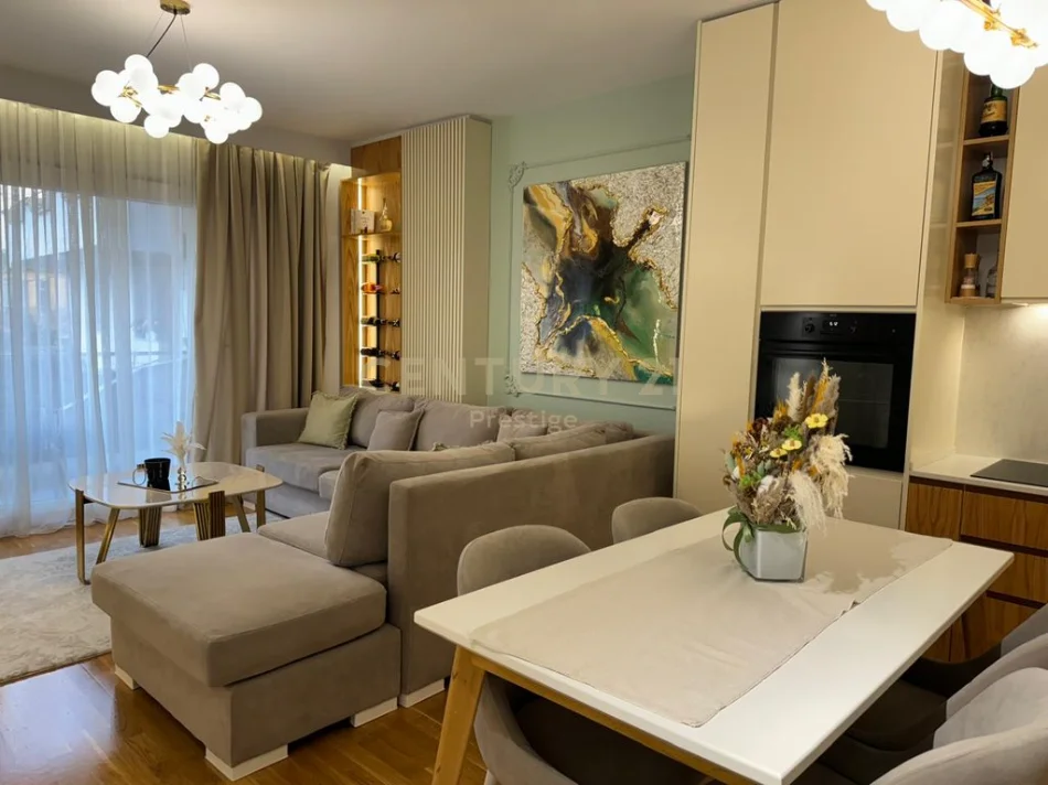 APARTAMENT LUKSOZ 1+1+POST PARKIMI , RRUGA BARRIKADAVE !   1.000 €