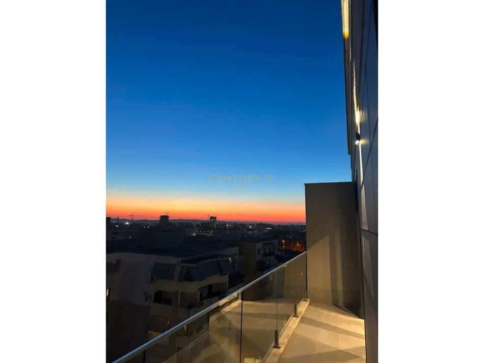 Tirane, jepet me qera apartament 1+1 Kati 9, 60 m² 750 € (KompleksI Halili)