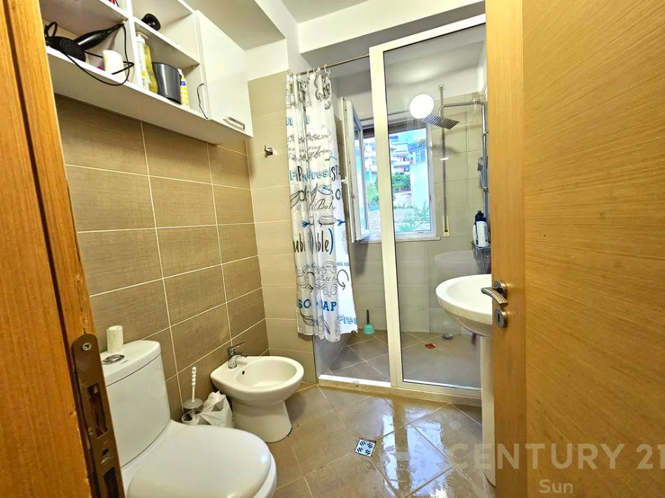Tirane, jepet me qera apartament 2+1+POST PARKIMI Kati 1, 108 m² 700 € (KOPSHTI BOTANIK)