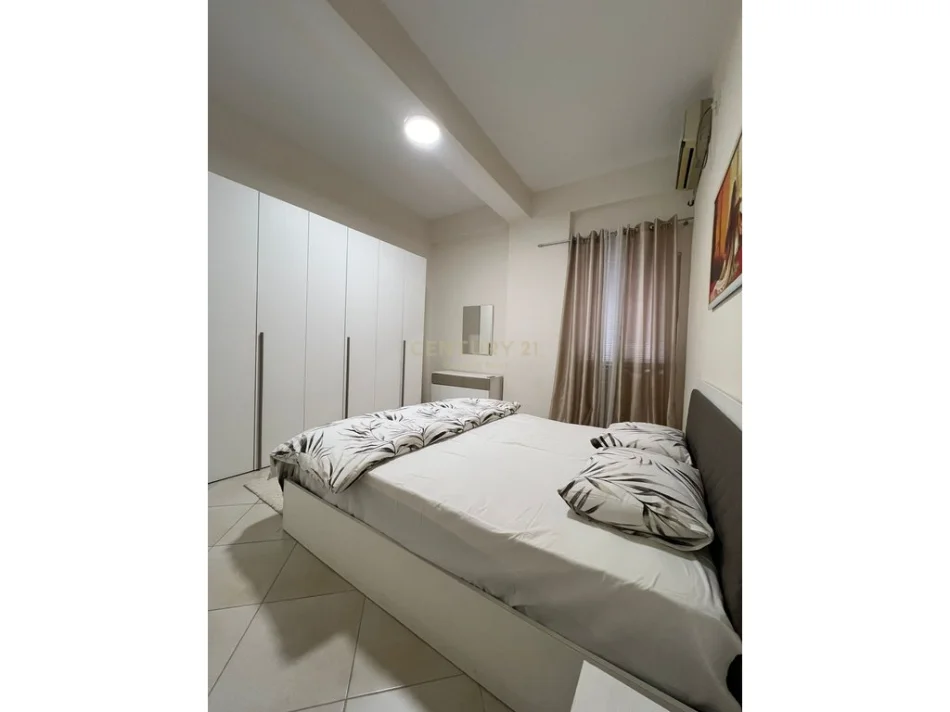 Tirane, jepet me qera apartament 1+1 Kati 1, 100 m² 430 € 