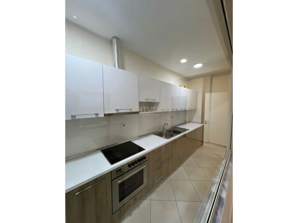 Tirane, jepet me qera apartament 1+1 Kati 1, 100 m² 430 € 
