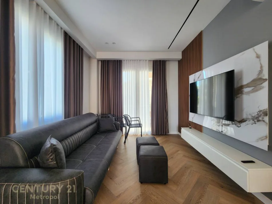 Tirane, jepet me qera apartament 2+1 Kati 2, 70 m² 500 € (Yrshek)