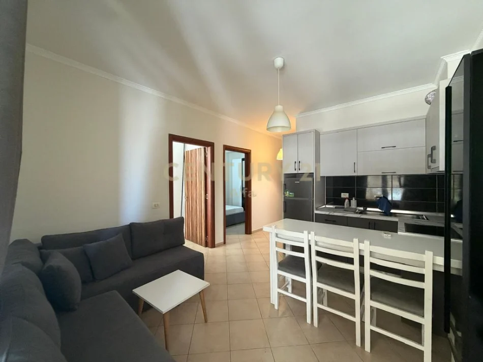 Tirane, jepet me qera apartament 2+1 Kati 3, 60 m² 500 € 