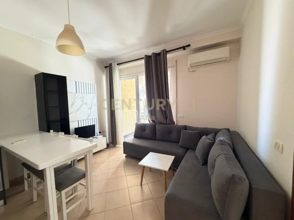Tirane, jepet me qera apartament 2+1 Kati 3, 60 m² 500 € 