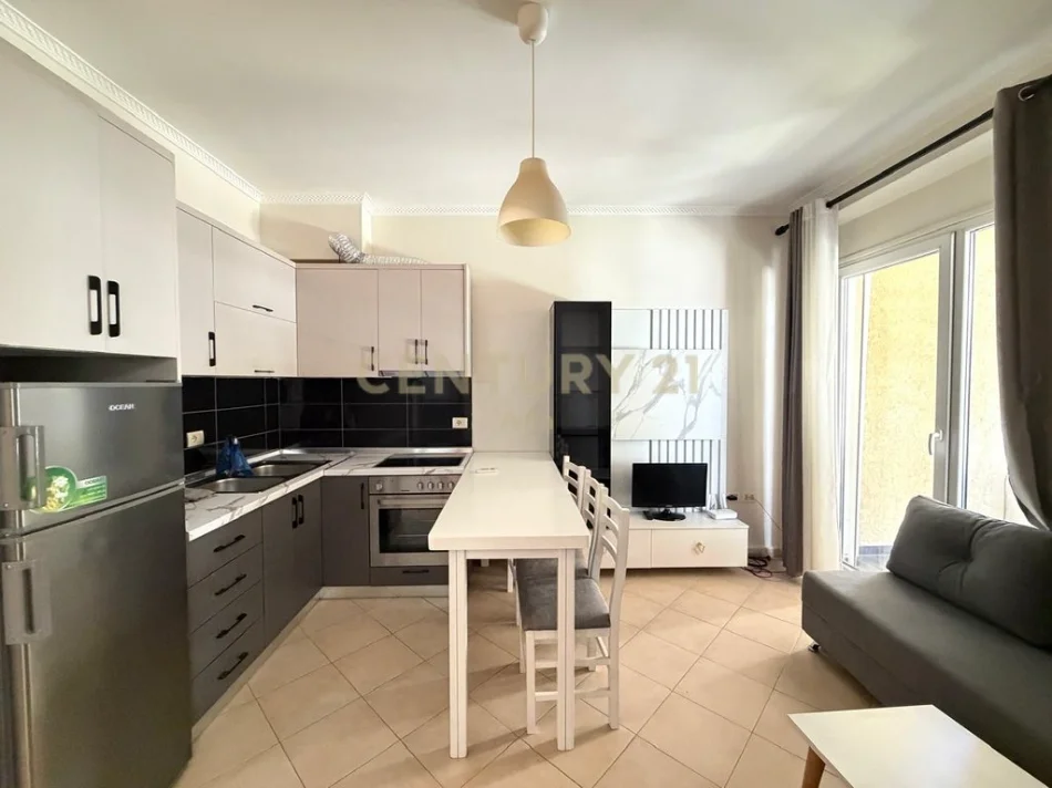 Tirane, jepet me qera apartament 2+1 Kati 3, 60 m² 500 € 