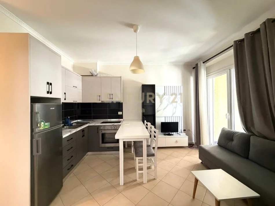 Tirane, jepet me qera apartament 2+1 Kati 3, 60 m² 500 € 
