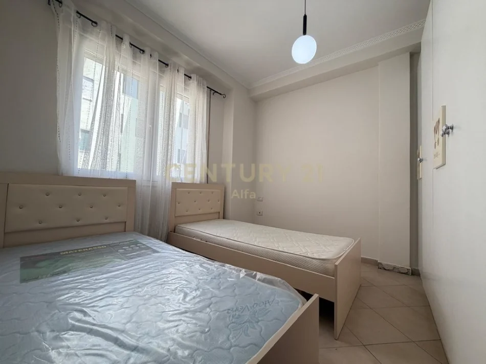 Tirane, jepet me qera apartament 2+1 Kati 3, 60 m² 500 € 