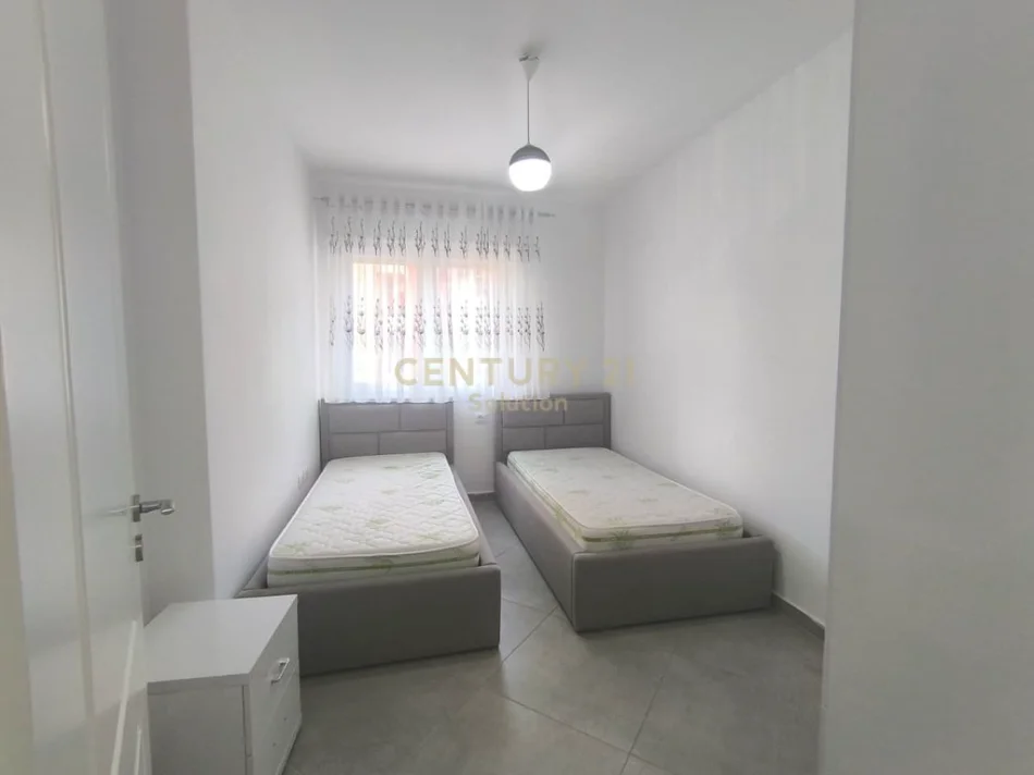 Tirane, jepet me qera apartament 2+1 Kati 3, 106 m² 550 € 