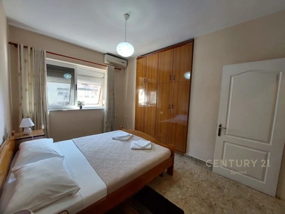 Tirane, jepet me qera apartament 1+1+Aneks+Ballkon Kati 5, 88 m² 600 € (Rruga Luigj Gurakuqi)