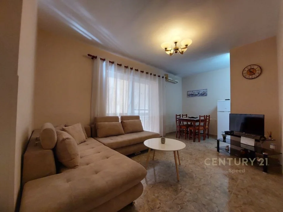 Tirane, jepet me qera apartament 1+1+Aneks+Ballkon Kati 5, 88 m² 600 € (Rruga Luigj Gurakuqi)
