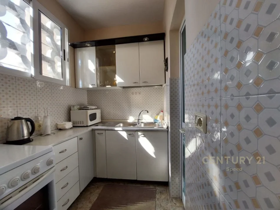 Tirane, jepet me qera apartament 1+1+Aneks+Ballkon Kati 5, 88 m² 600 € (Rruga Luigj Gurakuqi)