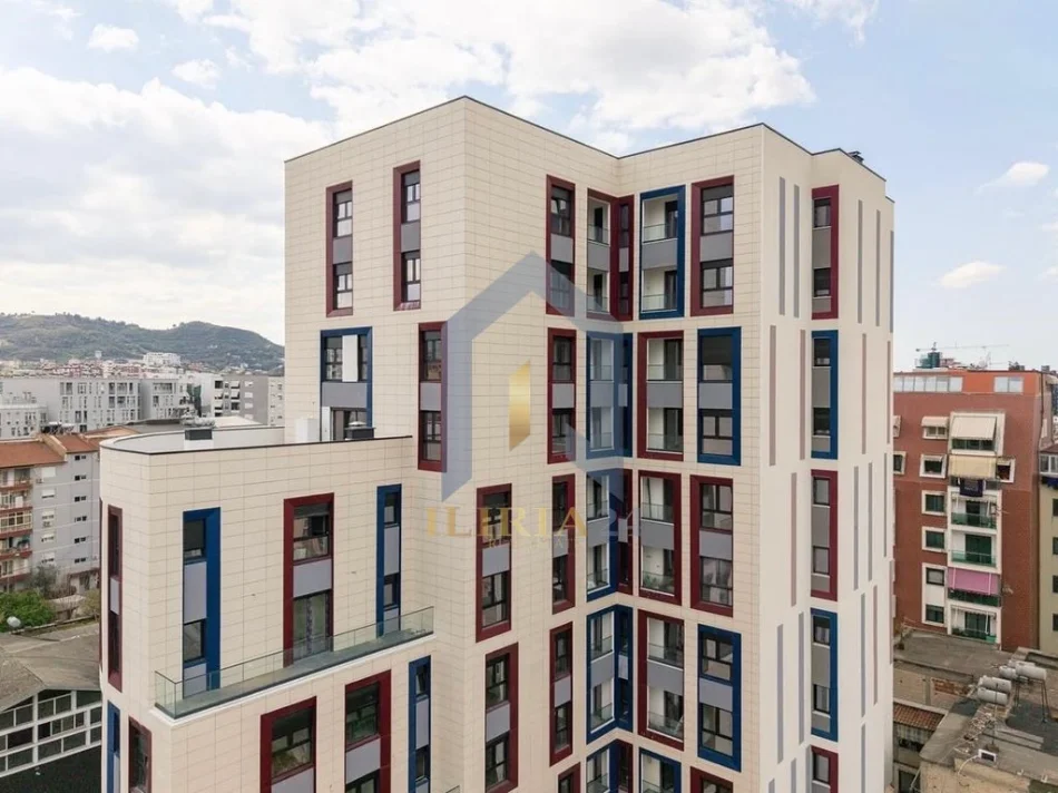 Tirane, shitet ambjent biznesi Kati 0, 145 m² 726.000 € (Ambient Biznesi per shitje tek Komuna e Parisit)