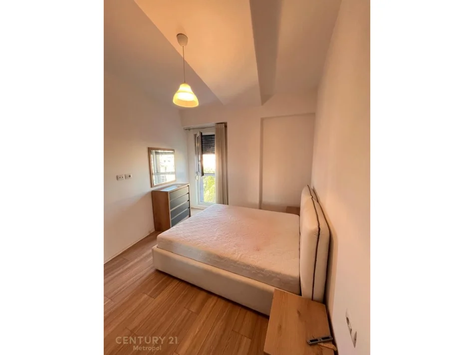 Tirane, jepet me qera apartament 1+1 Kati 3, 65 m² 470 € 