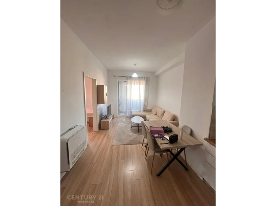 Tirane, jepet me qera apartament 1+1 Kati 3, 65 m² 470 € 