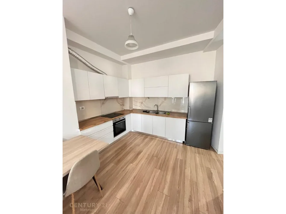 Tirane, jepet me qera apartament 1+1 Kati 3, 65 m² 470 € 