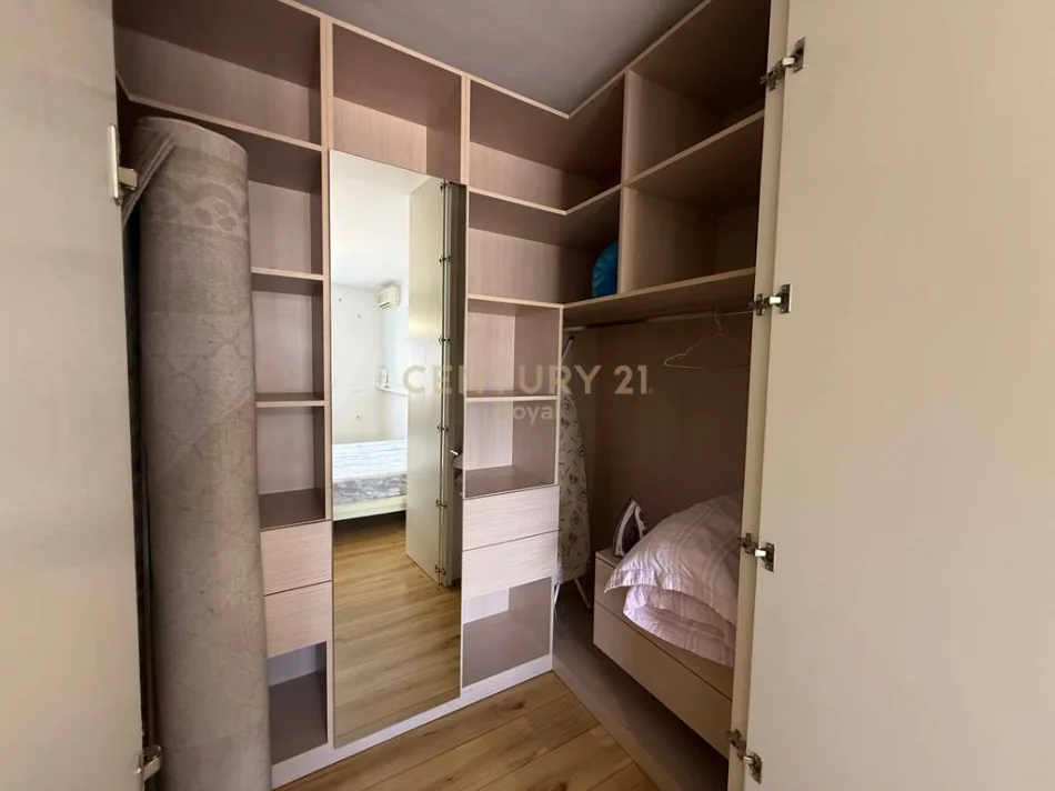 Tirane, jepet me qera apartament 1+1+Ballkon Kati 10, 80 m² 600 € 
