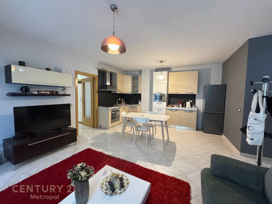 Tirane, jepet me qera apartament 2+1+Ballkon Kati 2, 118 m² 900 € (Drejtoria e Higjenes)
