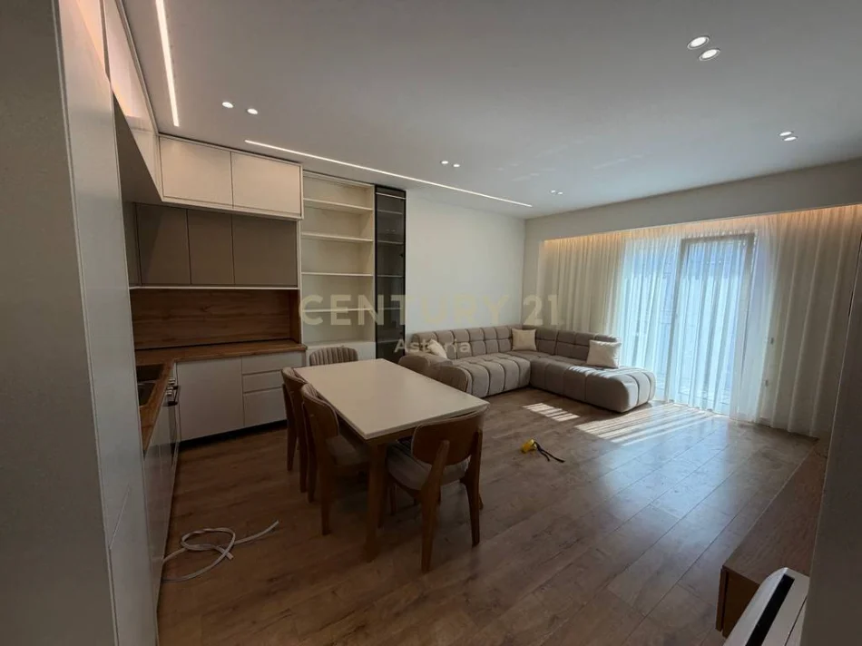 Tirane, shitet apartament 2+1 Kati 2, 99 m² (Rruga e Barrikadave)