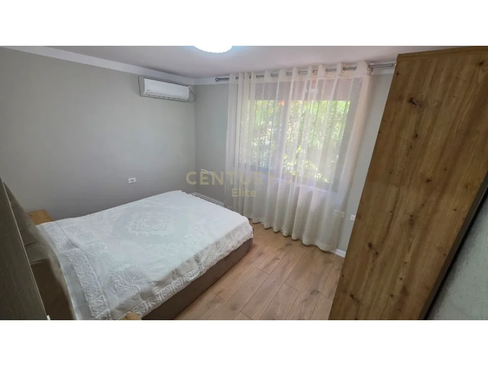 Tirane, jepet me qera apartament 1+1 Kati 2, 70 m² 650 € 