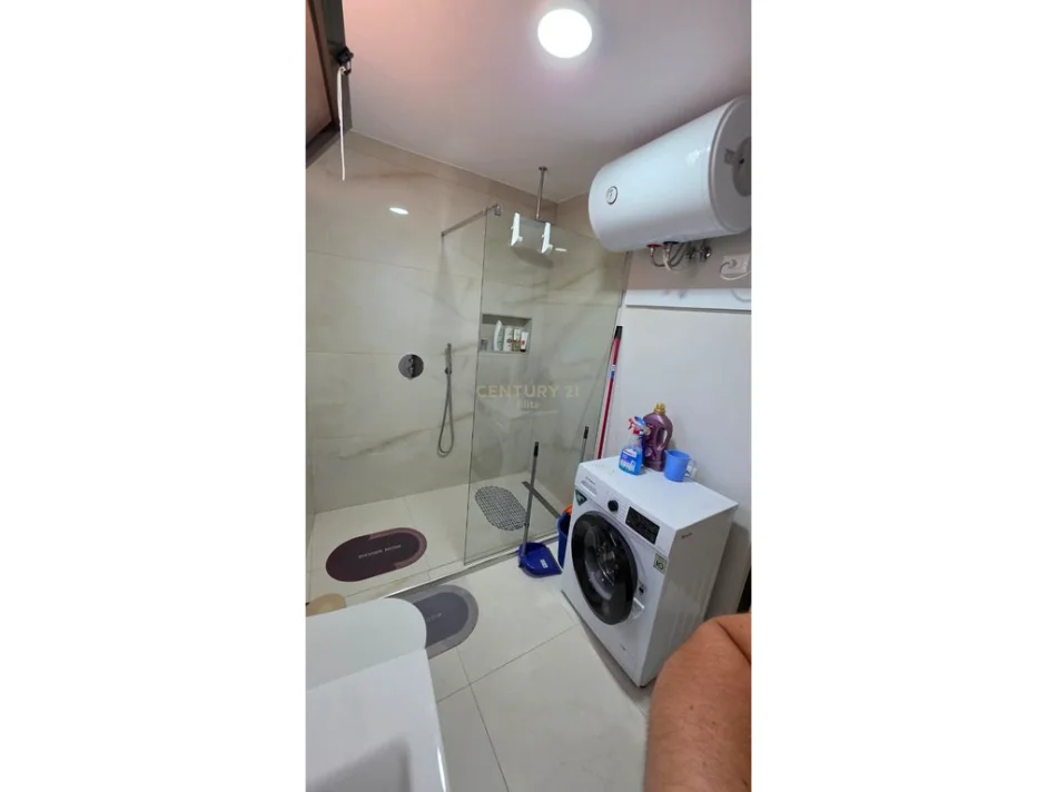 Tirane, jepet me qera apartament 1+1 Kati 2, 70 m² 650 € 