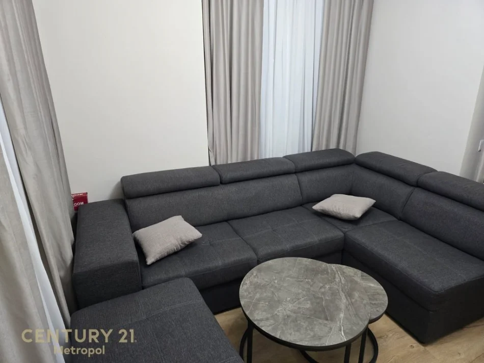 Tirane, jepet me qera apartament 1+1 Kati 3, 60 m² 500 € 