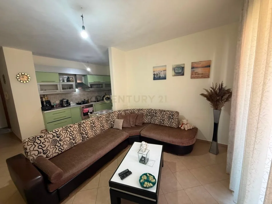 Tirane, jepet me qera apartament 2+1 Kati 7, 77 m² 500 € 