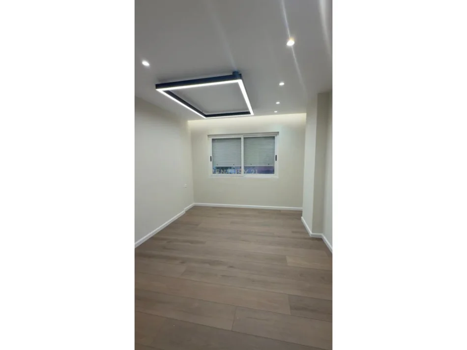 Tirane, shitet apartament 1+1 Kati 1, 56 m² 183.000 € (komuna e parisit)
