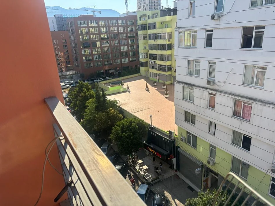 Tirane, jepet me qera apartament 2+1 Kati 6, 85 m² 600 € 