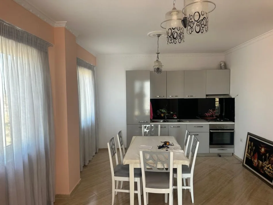 Tirane, jepet me qera apartament 2+1 Kati 6, 85 m² 600 € 