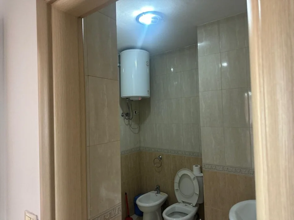 Tirane, jepet me qera apartament 2+1 Kati 6, 85 m² 600 € 