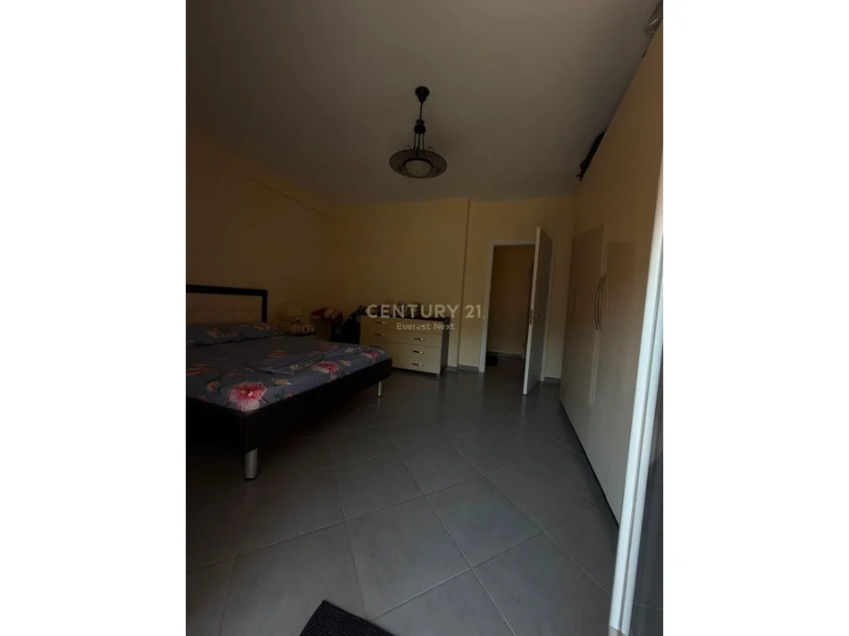 Tirane, jepet me qera apartament 1+1 Kati 2, 85 m² 500 € 