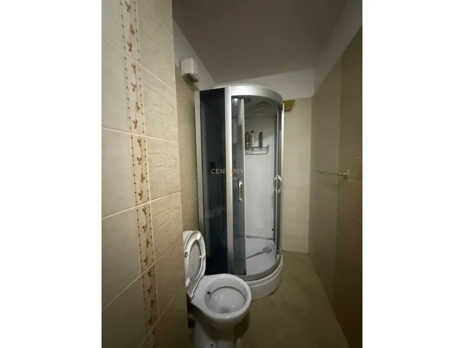 Tirane, jepet me qera apartament 2+1 Kati 2, 76 m² 650 € (rruga reshit petrela)